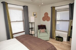 3 slaapkamers, een strijkplank/strijkijzer, beddengoed