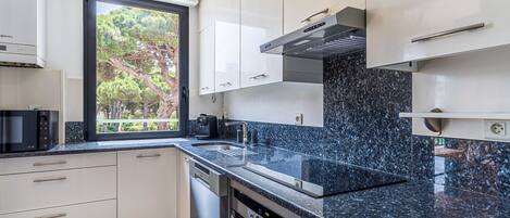 Fridge, microwave, oven, dishwasher