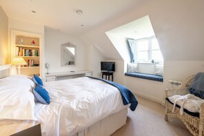 2 chambres, fer et planche à repasser, accès Internet, draps fournis