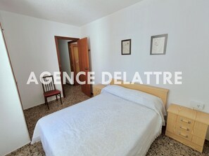 4 bedrooms, iron/ironing board, WiFi