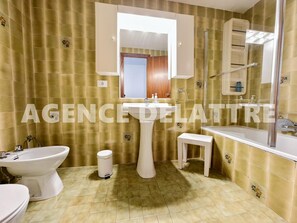 Bathroom - Semi-detached Villa for Sale in Peníscola, Great Location (Peníscola/Peñíscola)