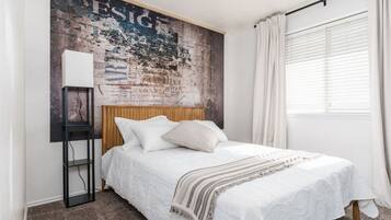 3 habitaciones, tabla de planchar con plancha, wifi y ropa de cama