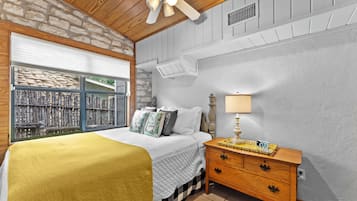 2 slaapkamers, een strijkplank/strijkijzer, wifi, beddengoed