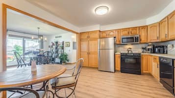 ميكروويف، فرن، موقد طهي مسطح، غسالة أطباق