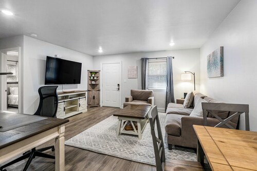 Cozy 2Bed 1Bath Property Near Downtown Covington and St. Tammany Hospital