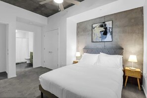 2 chambres, fer et planche à repasser, Wi-Fi, draps fournis