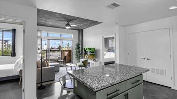 2 quartos, ferros/tábuas de passar roupa, Wi-Fi, roupa de cama