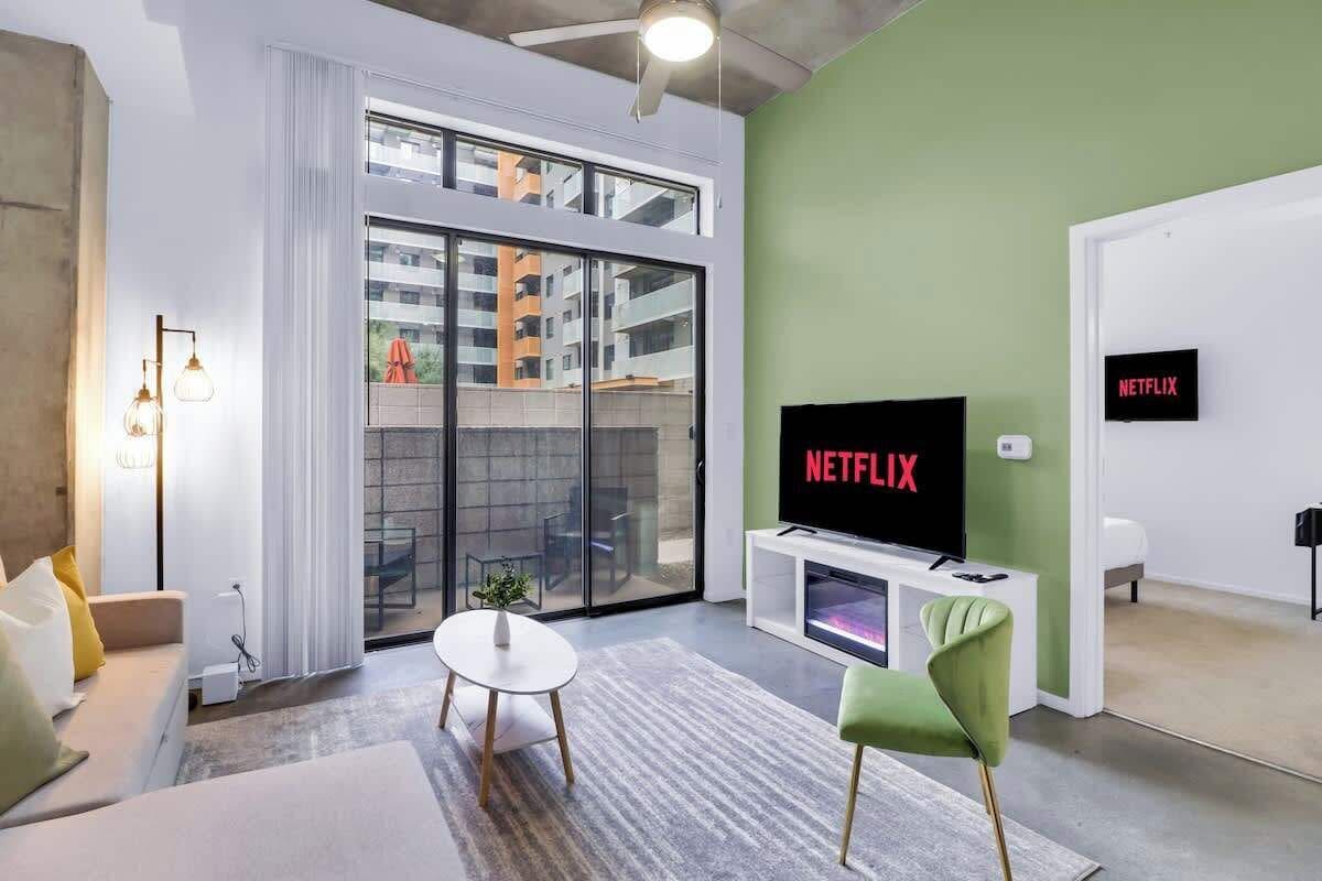 Televisión, oficina