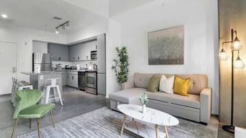 Televisión, oficina