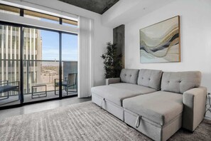 TV, offices - Centric 1BR |In HEART of DTPHX|Free Garage Parking (Phoenix)