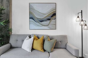 تلفزيون، مكتب