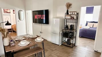 2 bedrooms, desk, iron/ironing board, travel crib