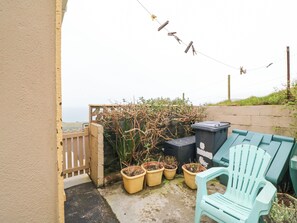 Terrace/patio - LEHANMORE HOUSE, pet friendly in Allihies, County Cork (Beara)