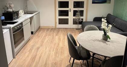 1-Bed Cosy Country Retreat- Sleeps 5, Emerald Park