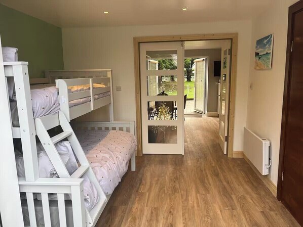 1 bedroom, WiFi, bed sheets - 1-Bed Cosy Country Retreat- Sleeps 5, Emerald Park (Dunshaughlin)