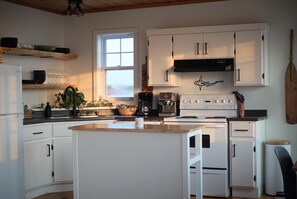 Fridge, microwave, oven, stovetop - Waterfront Sunset Cove Cottage! (Kensington)
