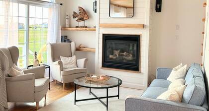 Waterfront Sunset Cove Cottage!