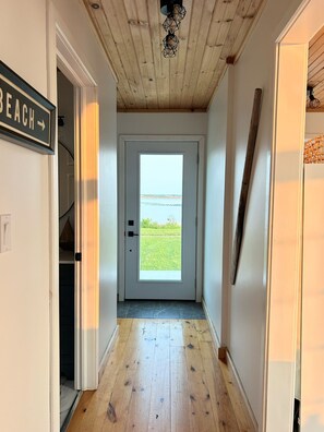 Interior - Waterfront Sunset Cove Cottage! (Kensington)