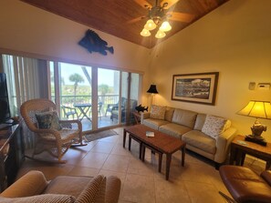 TV - CP 422 2 Bedroom Ocean View Condo - Welcome to Paradise! (Fort Pierce)