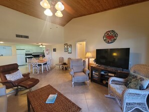 TV - CP 422 2 Bedroom Ocean View Condo - Welcome to Paradise! (Fort Pierce)