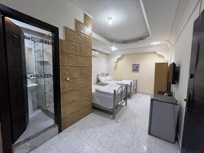 Comfort Double Room Single Use, Patio | Desk, free WiFi