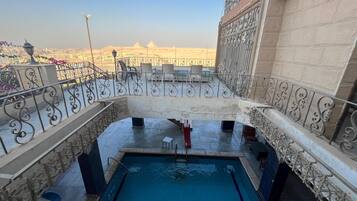 Piscine extérieure (ouverte en saison)