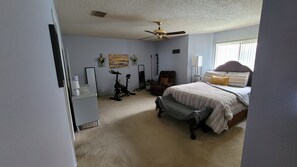 3 bedrooms, iron/ironing board, free WiFi, bed sheets