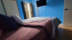 3 bedrooms, iron/ironing board, free WiFi, bed sheets - Game On!! Pet friendly private home w/ Pool Table, Arcade & Yard. (San Antonio)