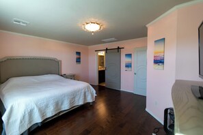 5 bedrooms, iron/ironing board, WiFi, bed sheets - Spacious 5-bedroom house in charming Tucson with AC, WiFi (Tucson)