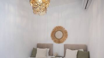 Iron/ironing board, free WiFi