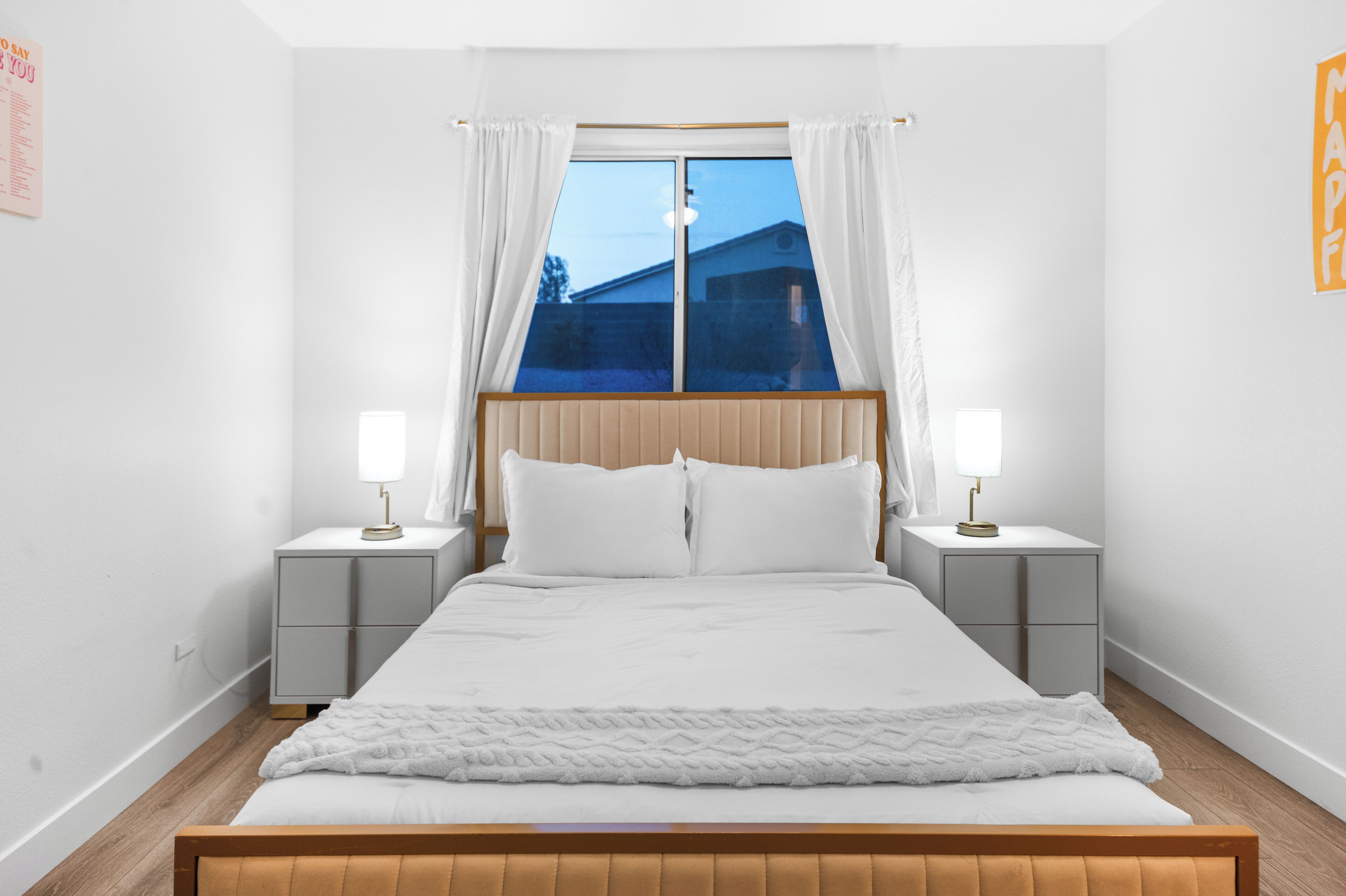 4 bedrooms, iron/ironing board, WiFi, bed sheets