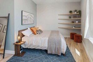 3 bedrooms, desk, iron/ironing board, travel cot