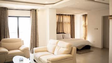 9 bedrooms, iron/ironing board, WiFi, bed sheets