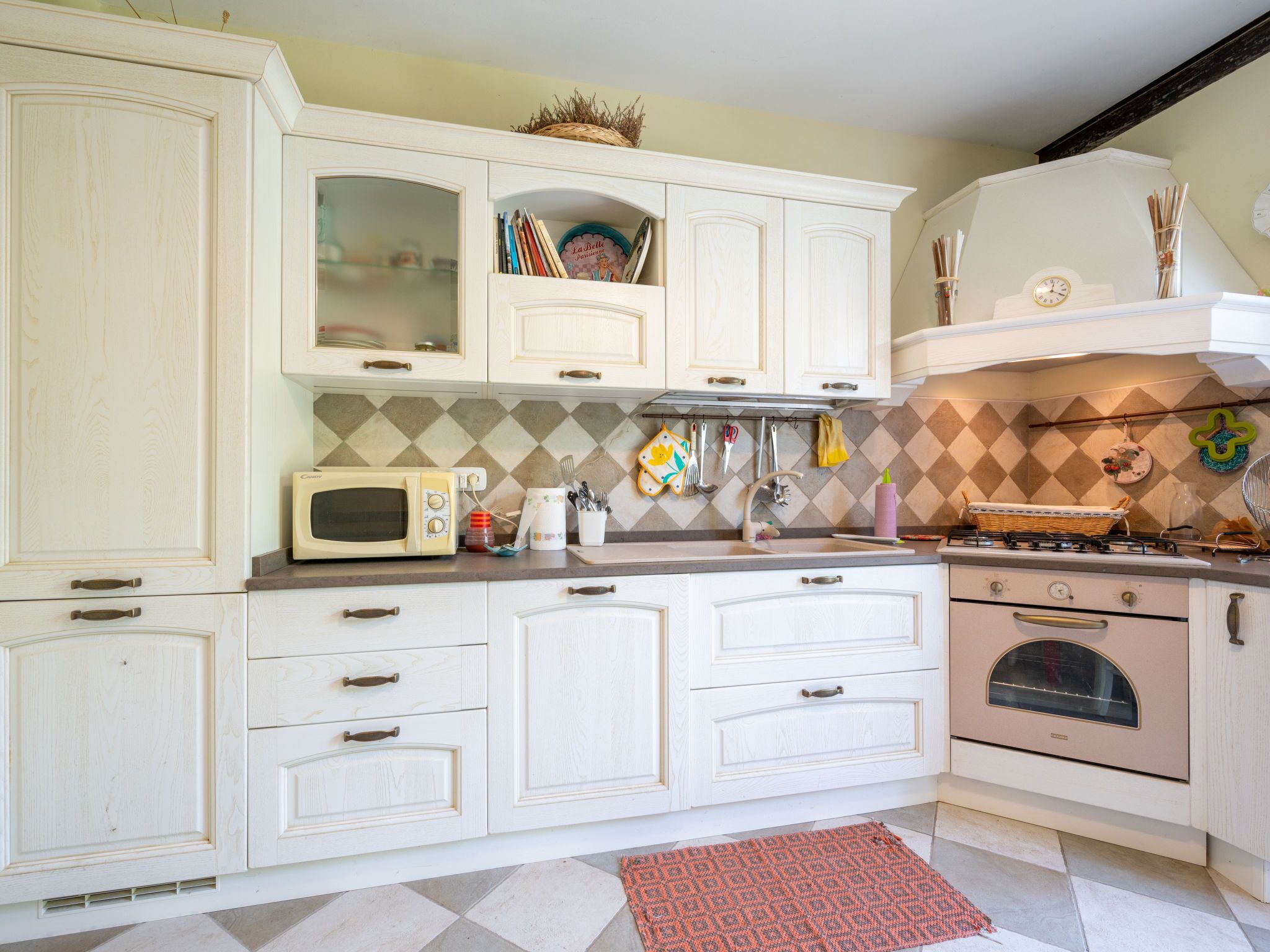 Fridge, microwave, oven, cookware/dishes/utensils