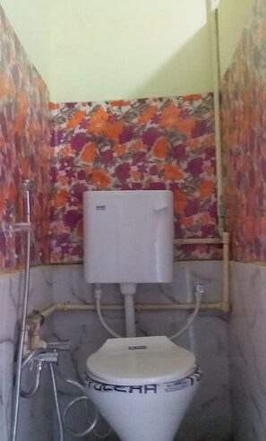 Bathroom - 5 BEDROOM , 14 DOUBLE BED , 3 TOILETRIES , 3 BATHROOM ,  2 & 3BHK ROOM SET (Faizabad)