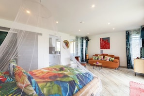Comfort Studio, 1 Queen Bed with Sofa bed, Non Smoking | Free WiFi
