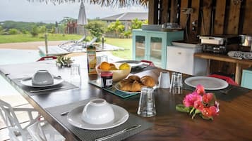 Free daily continental breakfast