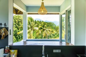 Studio Deluxe, vue partielle sur la mer | Cuisine privée