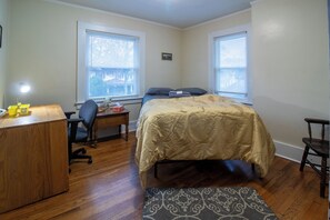 5 Schlafzimmer, Bügeleisen/Bügelbrett, WLAN