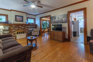 TV - Whole House 5 min from Airport 5-Beds sleep 10 (Rochester)