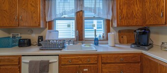 Whole House 5 min from Airport 5-Beds sleep 10