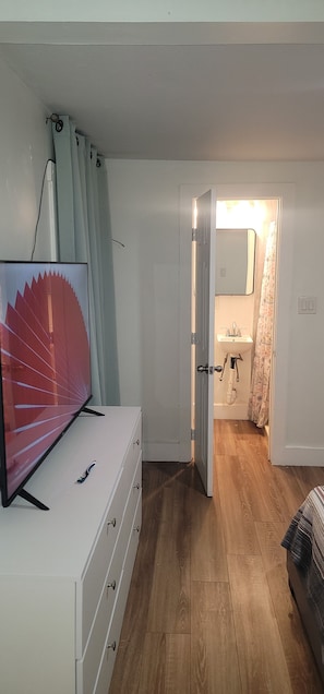 3 chambres, fer et planche à repasser, Wi-Fi, draps fournis