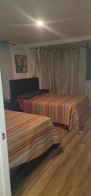 3 bedrooms, iron/ironing board, WiFi, bed sheets - Charming 3-bedroom house 5 minutes from HardRock Casino & 7 minutes from beach (Hollywood)
