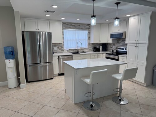 Pool, Privacy & Water Access – Your Fort Myers Getaway Awaits! 