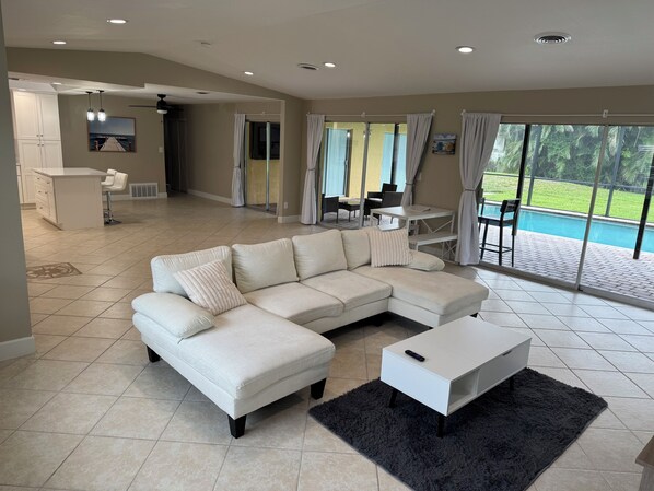 智能電視、音響