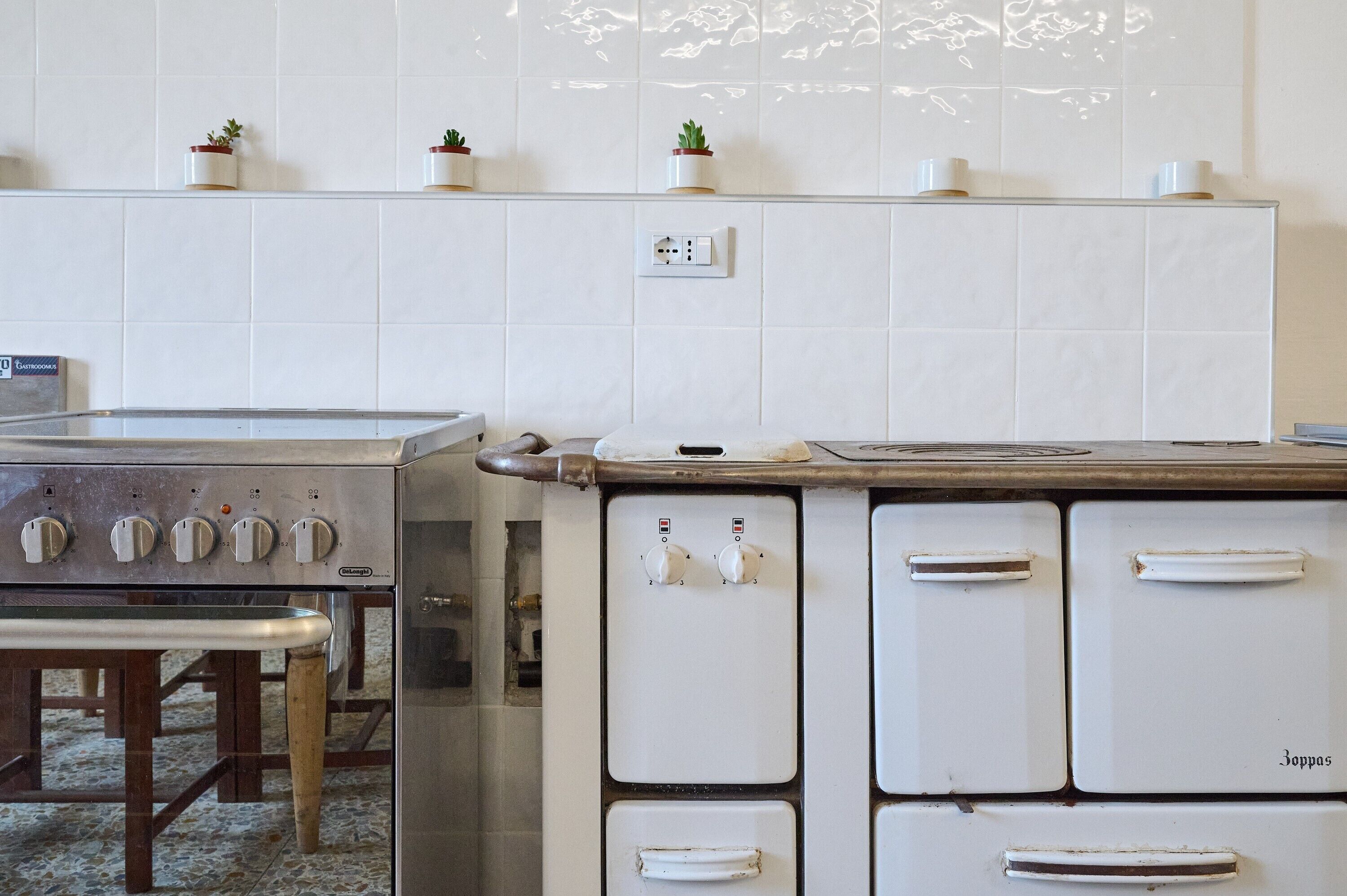 Refrigerador, cafetera/tetera