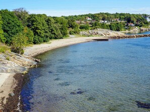 Beach - 5 Person Holiday Home in Lysekil (Lysekil)