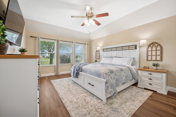 4 bedrooms, iron/ironing board, WiFi, bed sheets