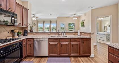 Rolling Greens Retreat – Views, Comfort, Calm