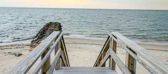Renovated Beach Condo - Pool - Hot Tub - Fire Pit!